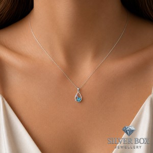 Нежна сребърна висулка с цветни циркони „Blue Drop“ SV903