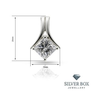 Красива и елегантна сребърна висулка с камък SB184473