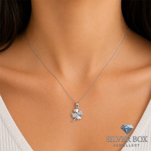 Сребърна висулка „Lucky Clover“ с циркони SV909